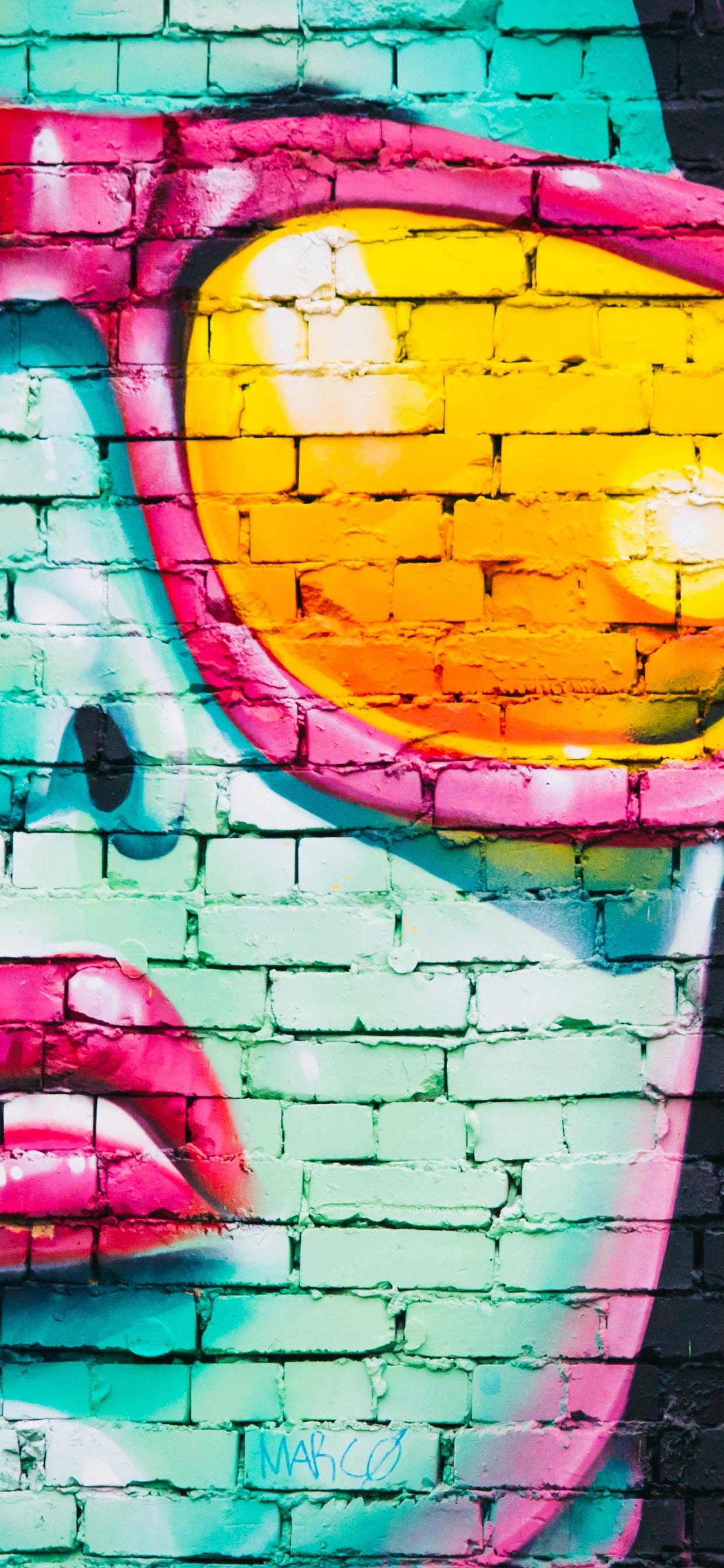 Обои Культура, прохлада, солнечные очки, стена, городские граффити в разрешении 1242x2688