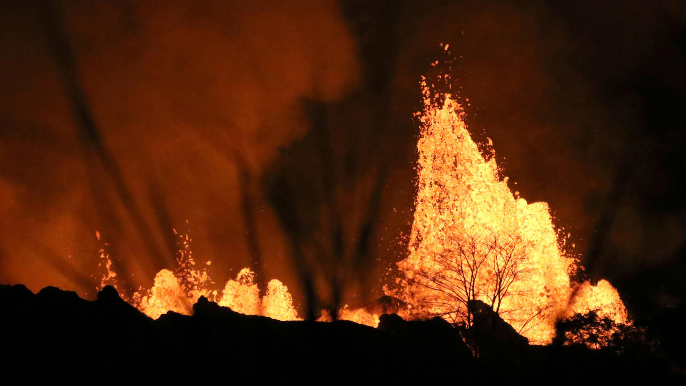Обои вулкан, Побездельничать, лава, огонь, пламя в разрешении 1366x768