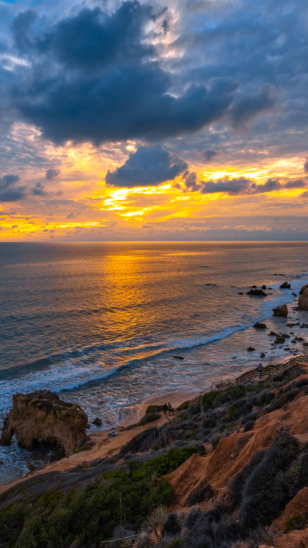 Обои вода, облако, гидроресурсы, послесвечение, природный ландшафт в разрешении 1080x1920