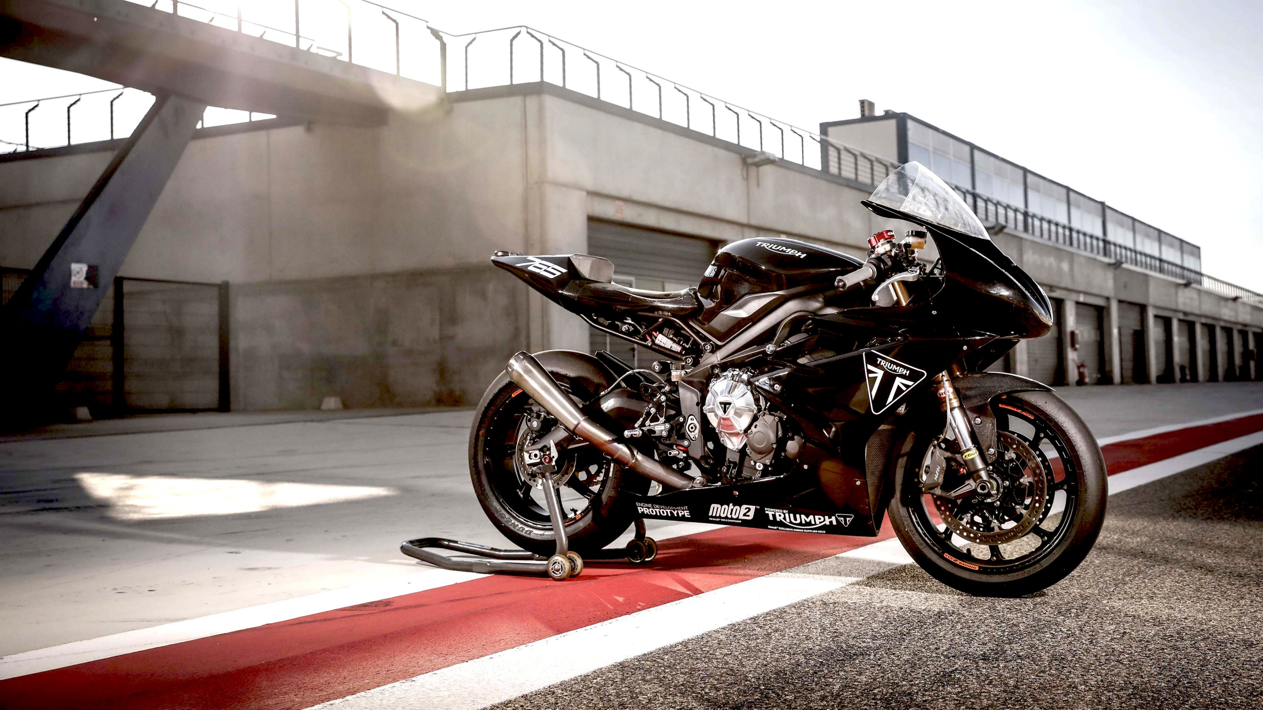 Обои Мотоциклы Triumph, 2019 moto2 сезон, Триумф Дайтона, мотоцикл, mv agusta в разрешении 2560x1440