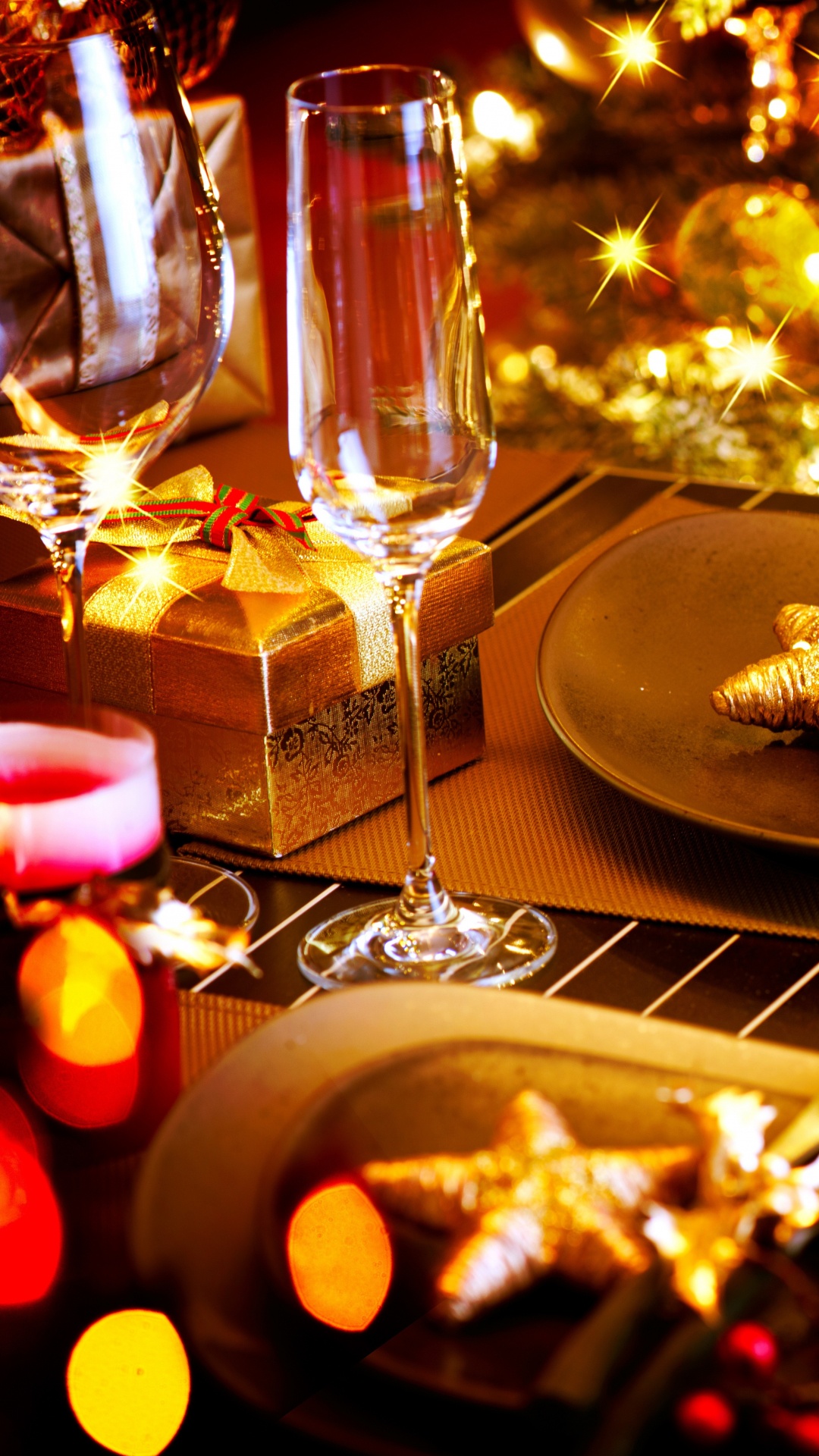 Обои Рождественский день, Рождество, Рождественские украшения, традиция, событие в разрешении 1080x1920