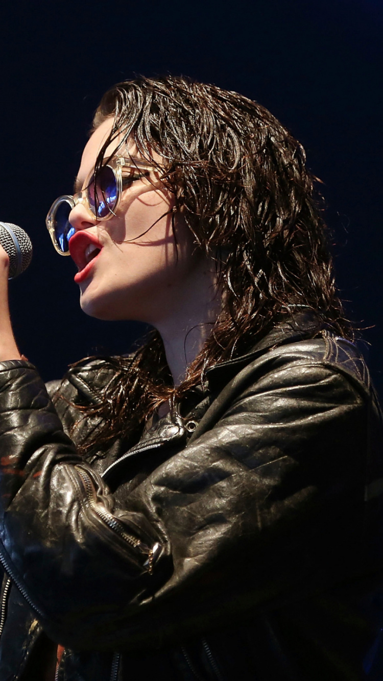 Обои музыкальный исполнитель, музыкант, пение, музыка, певица в разрешении 750x1334