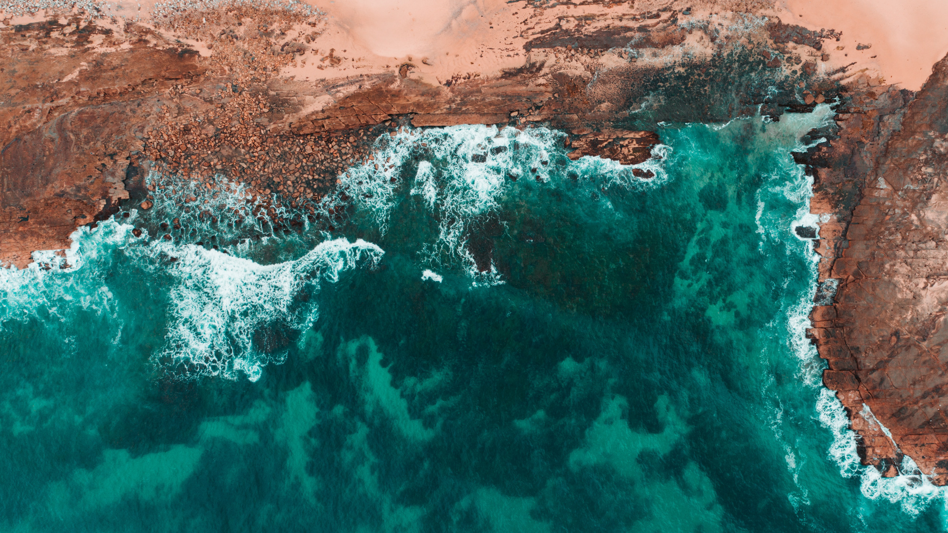 Обои вода, рок, синий, пляж, побережье в разрешении 1920x1080