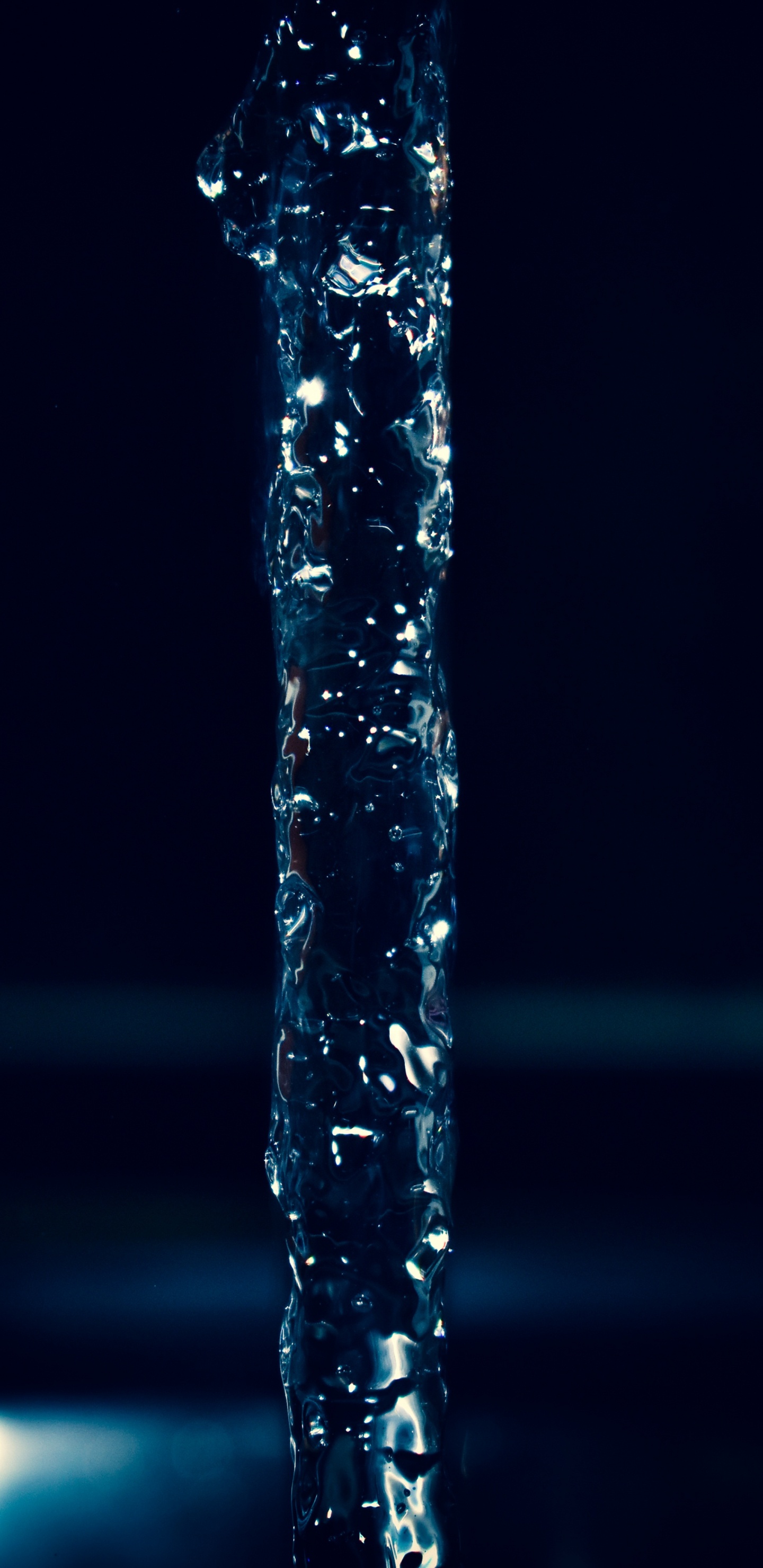 Обои вода, синий, свет, лед, темнота в разрешении 1440x2960