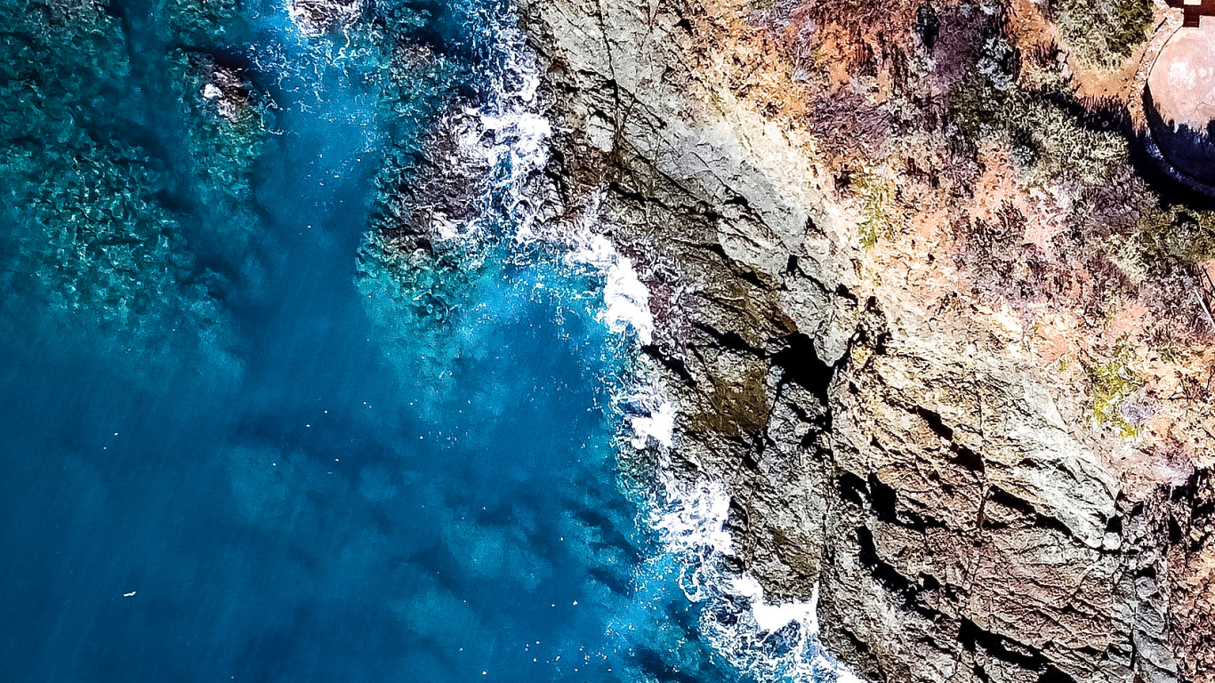 Обои отражение, земля, гидроресурсы, вода, водоем в разрешении 1366x768