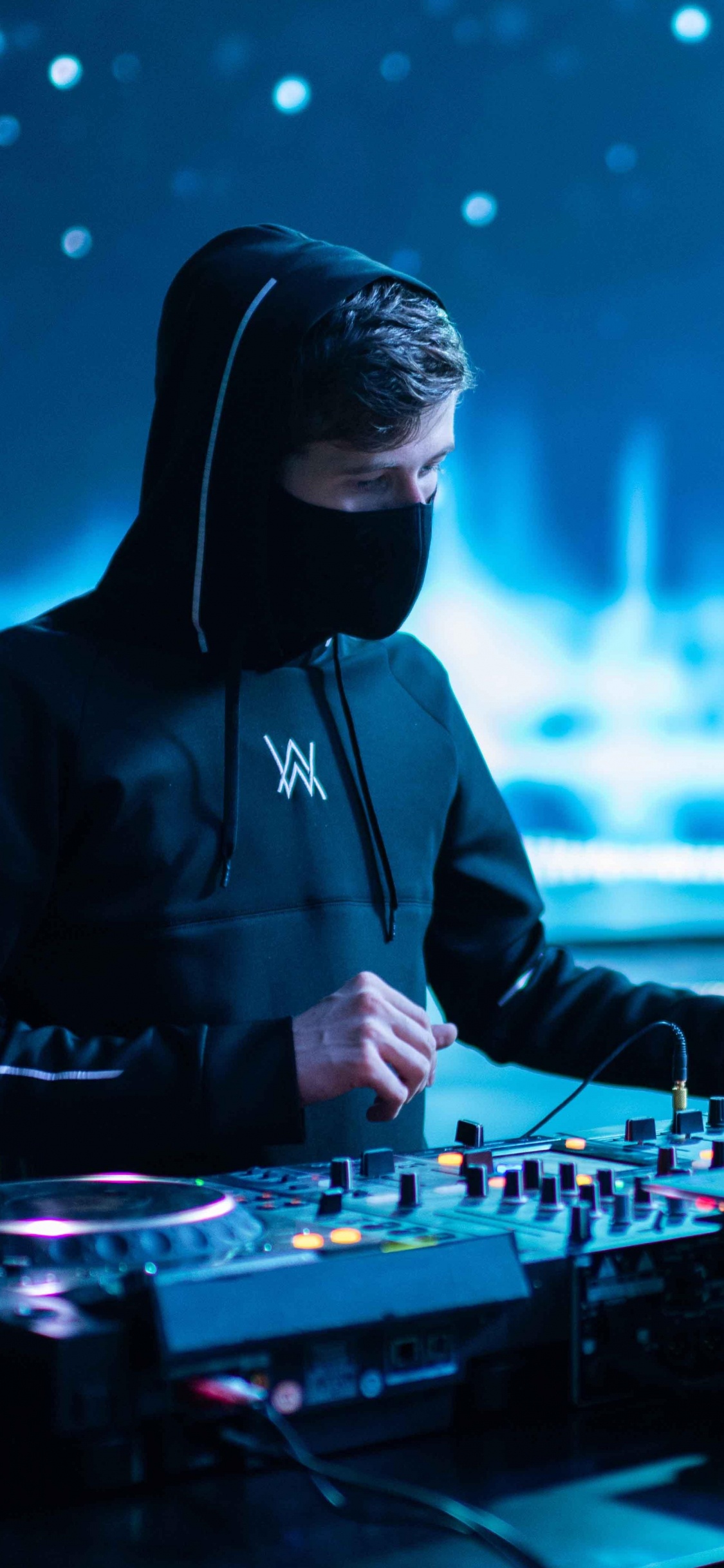 Обои микшерный пульт, видео, электроника, музыка, музыкальный исполнитель в разрешении 1125x2436