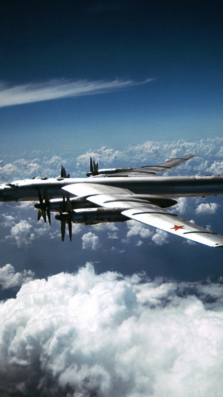 Обои Туполев, самолеты, Стратегический бомбардировщик, военный самолет, самолет в разрешении 750x1334