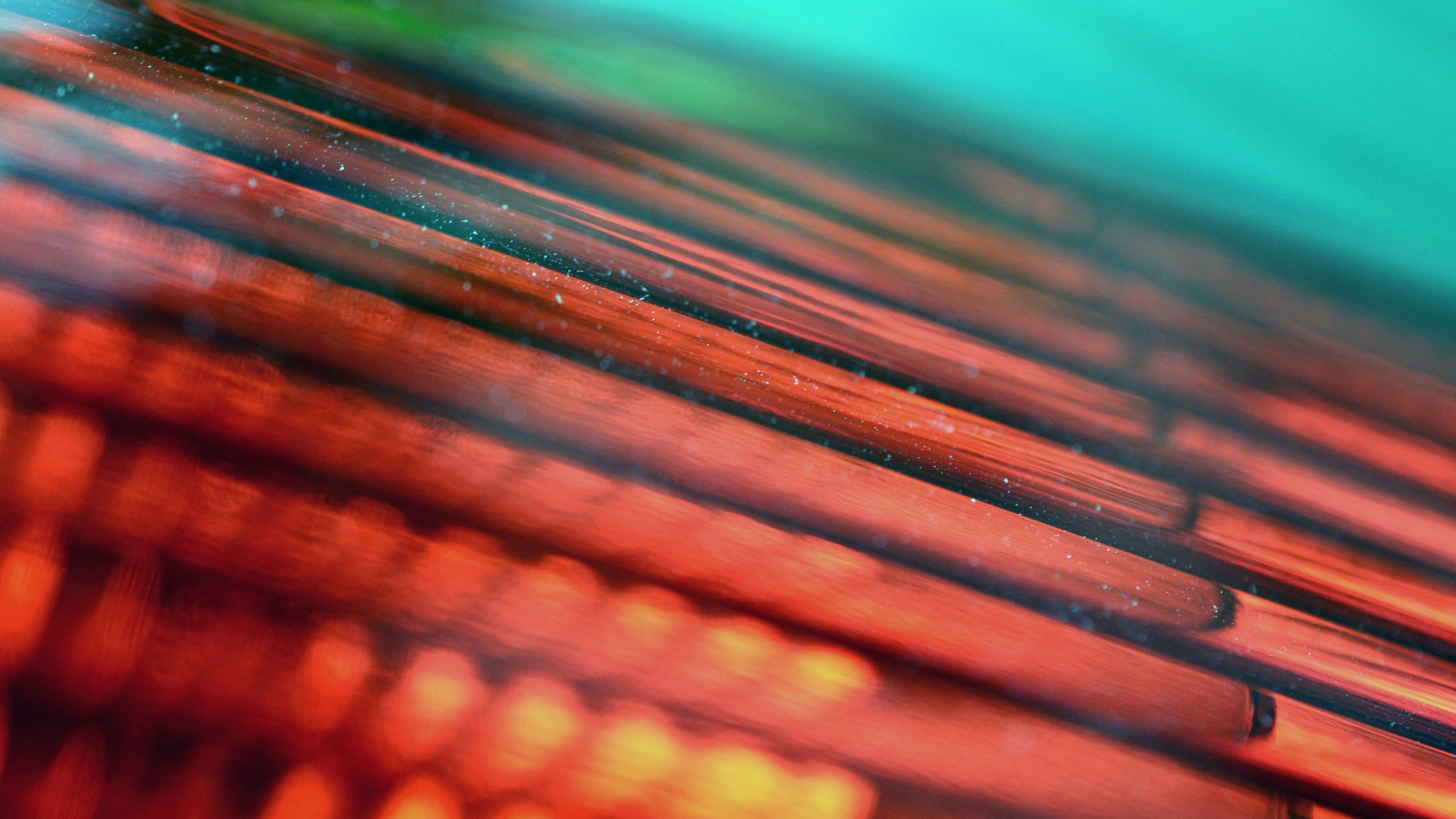 Обои Апельсин, персик, металл, свет, тепло в разрешении 2560x1440