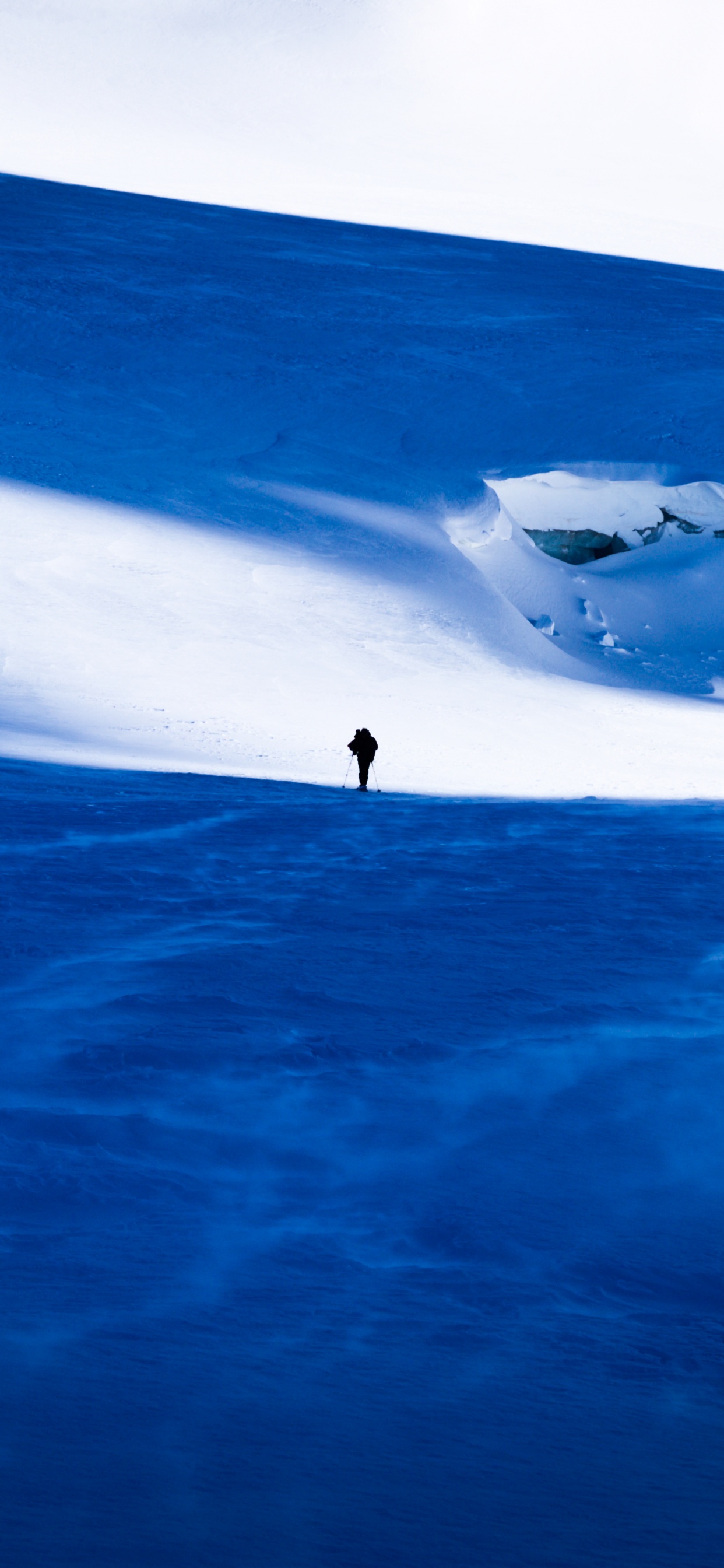 Обои синий, вода, приключения, ледник, рельеф в разрешении 1242x2688