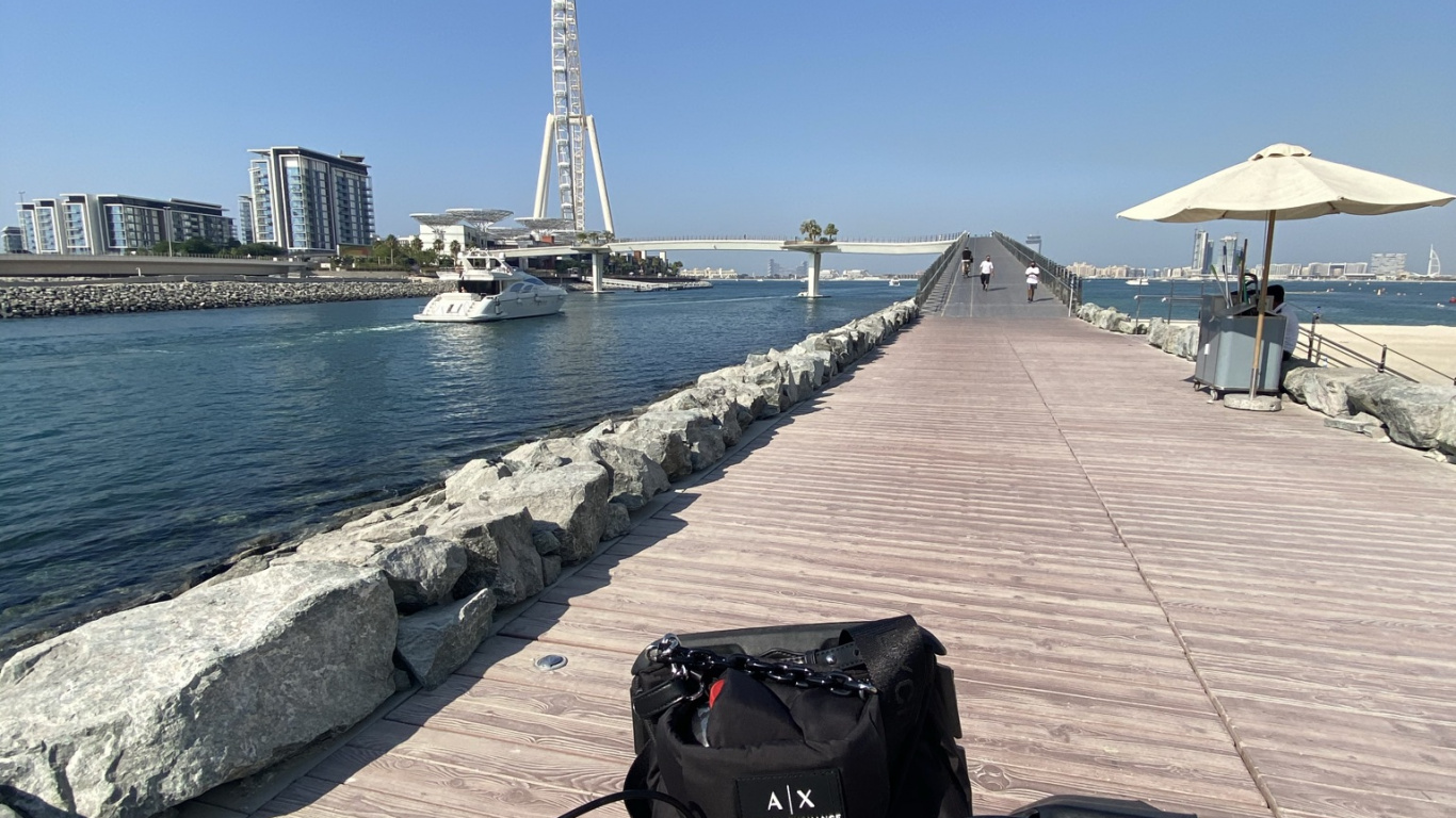 Обои море, туризм, вода, велосипедная шина, водоем в разрешении 1366x768