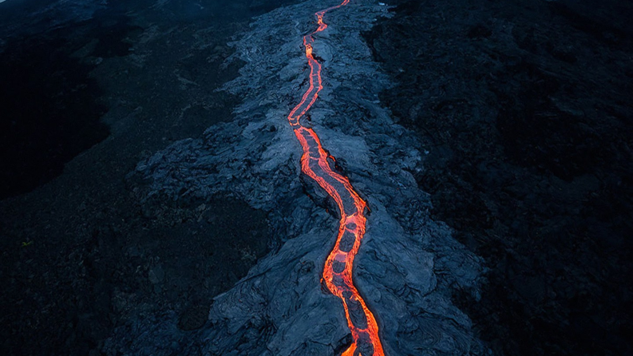 Обои лава, вулкан, природа, щитовой вулкан, облако в разрешении 1280x720