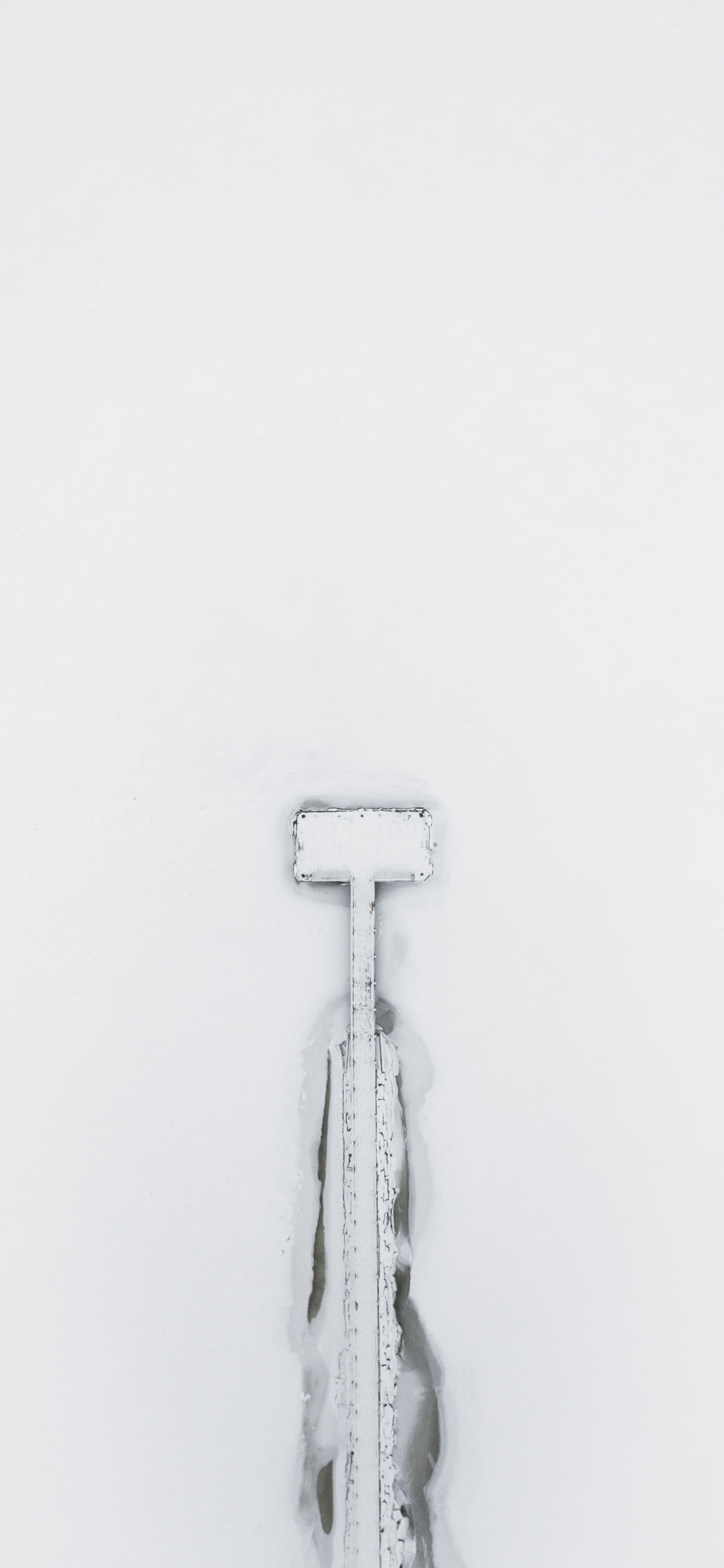 Обои ювелирные изделия, белые, стена, модный аксессуар, металл в разрешении 1125x2436