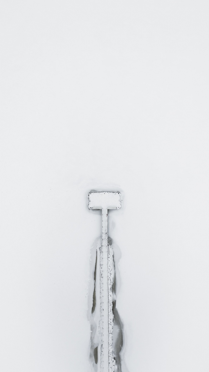 Обои ювелирные изделия, белые, стена, модный аксессуар, металл в разрешении 720x1280