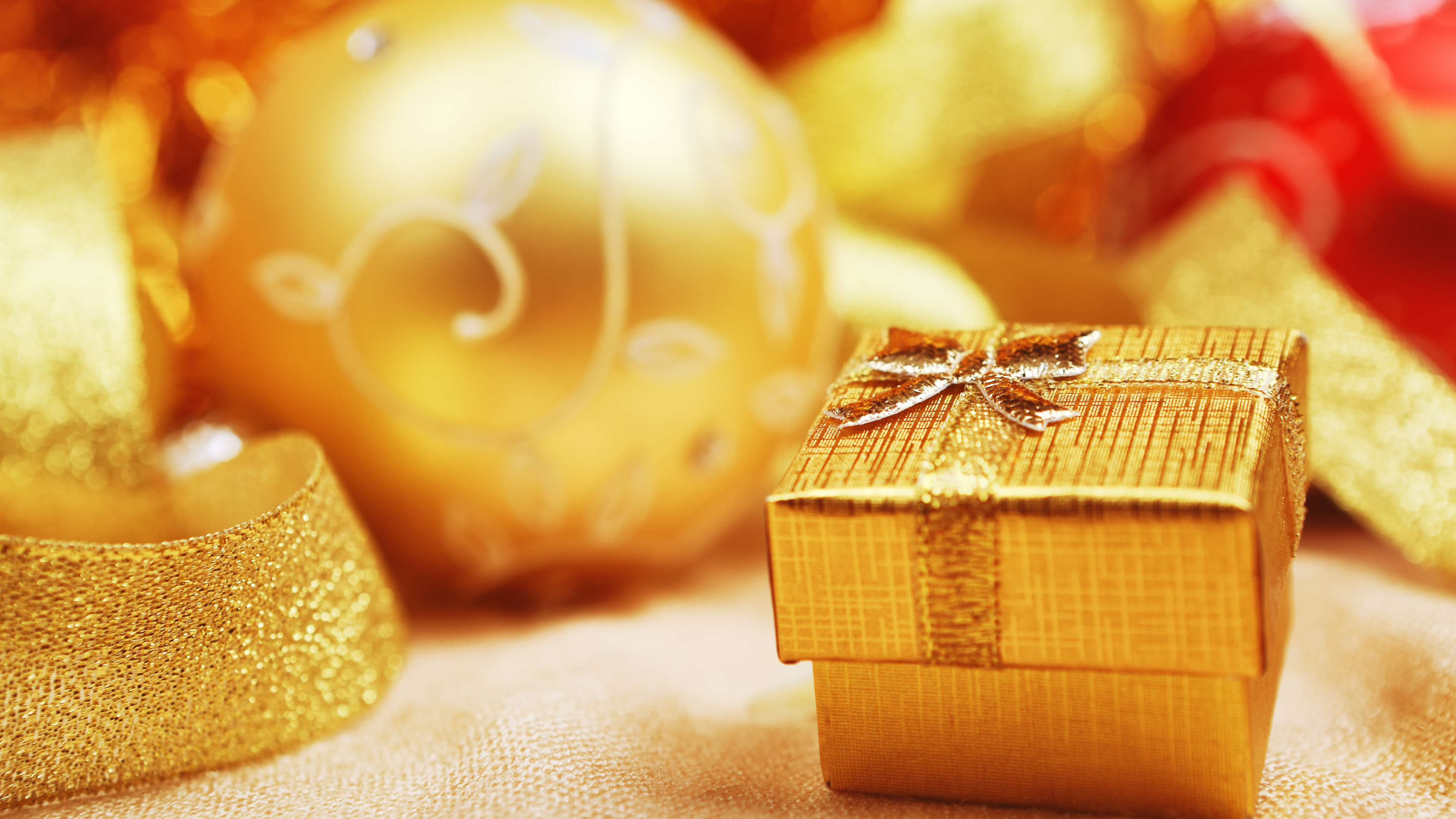 Обои Рождественский день, Новый год, желтый, золото, Новый Отель в разрешении 3840x2160