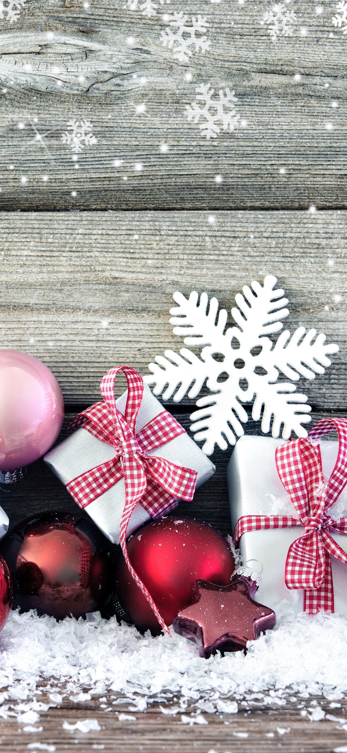 Обои Рождественский день, рождественский орнамент, Рождественские украшения, Рождество, Рождество Красный Шар в разрешении 1125x2436