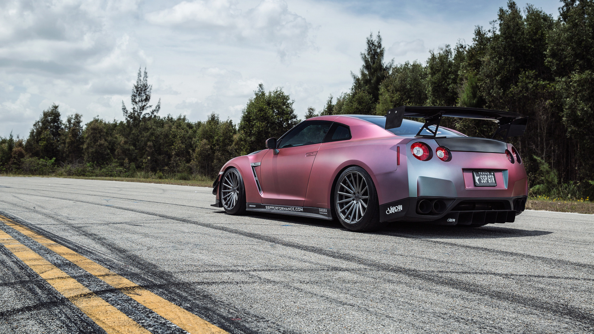 Обои авто, спорткар, Ниссан, колесо, обод в разрешении 1920x1080