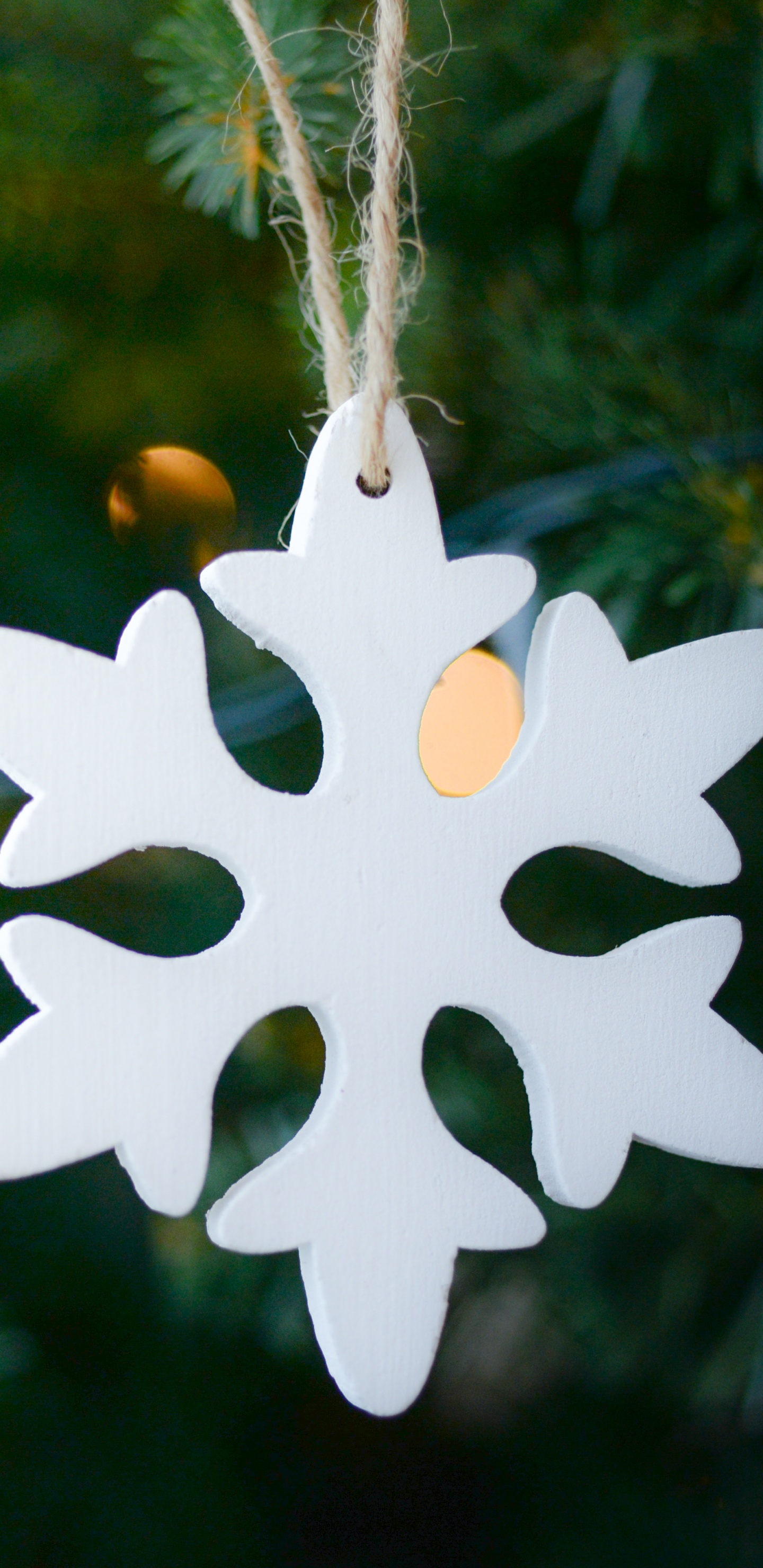 Обои Рождество, завод, дерево, Рождественские украшения, Снежинка в разрешении 1440x2960