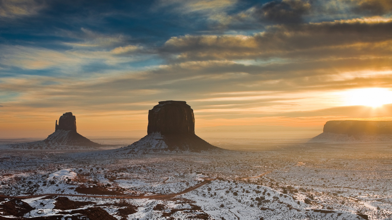 Обои пустыня, пейзаж, облако, формирование, горизонт в разрешении 1366x768