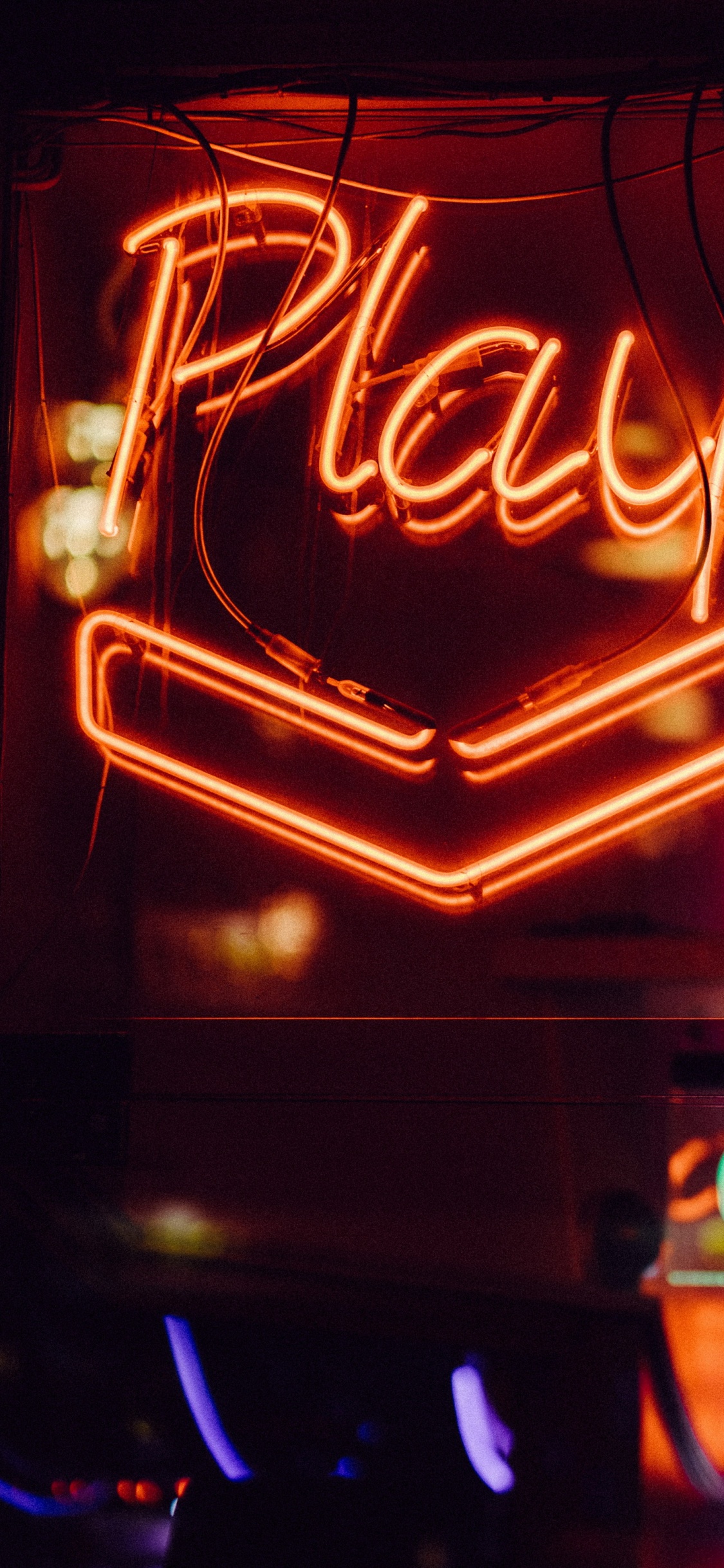 Обои оранжевая неоновая эстетика, неон, неоновая вывеска, свет, красный цвет в разрешении 1125x2436