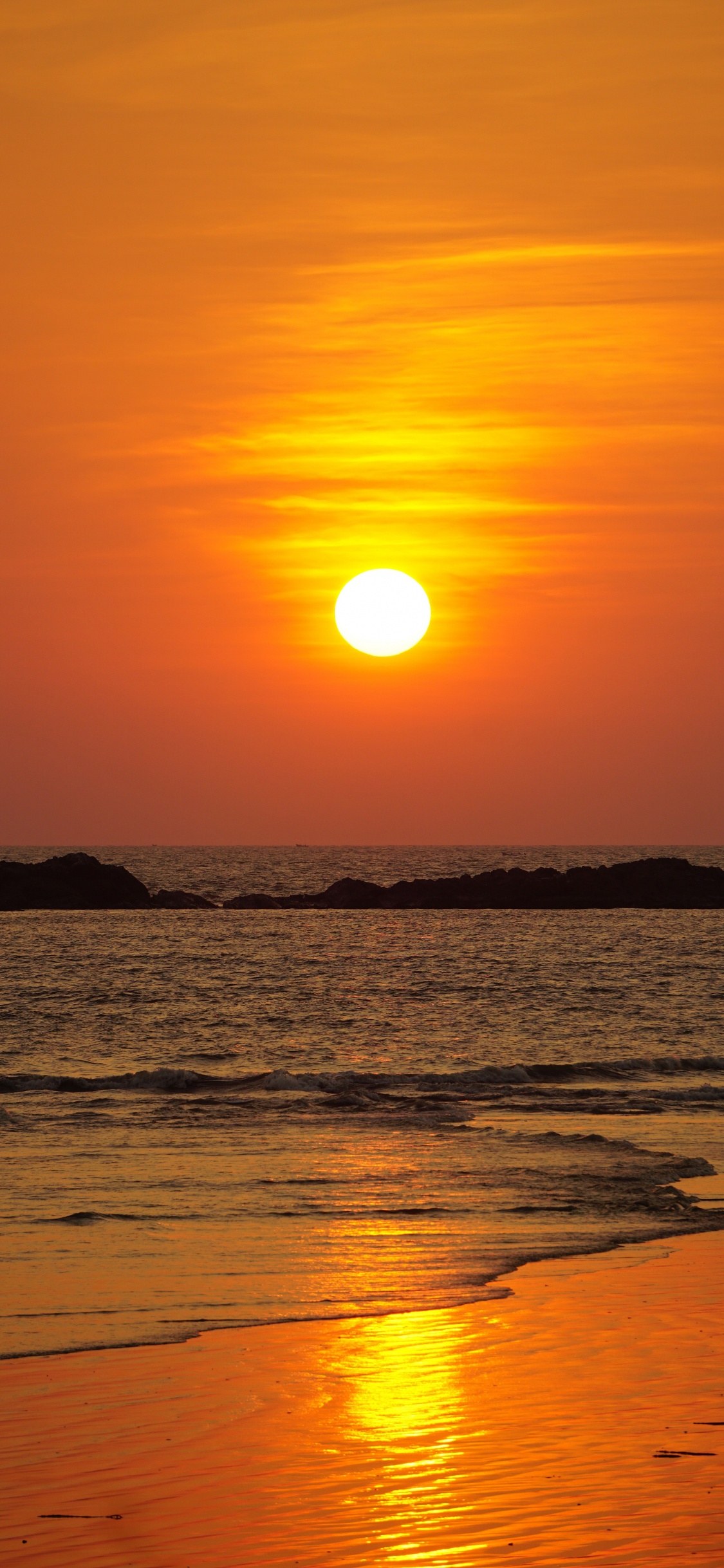 Обои горизонт, Водитель ЧВ Бали, закат, восход солнца, солнце в разрешении 1125x2436
