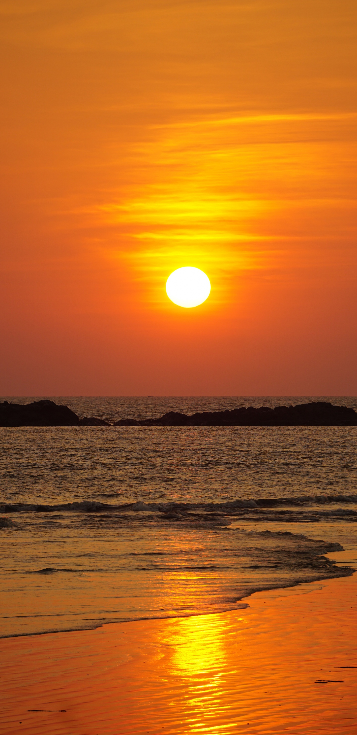 Обои горизонт, Водитель ЧВ Бали, закат, восход солнца, солнце в разрешении 1440x2960