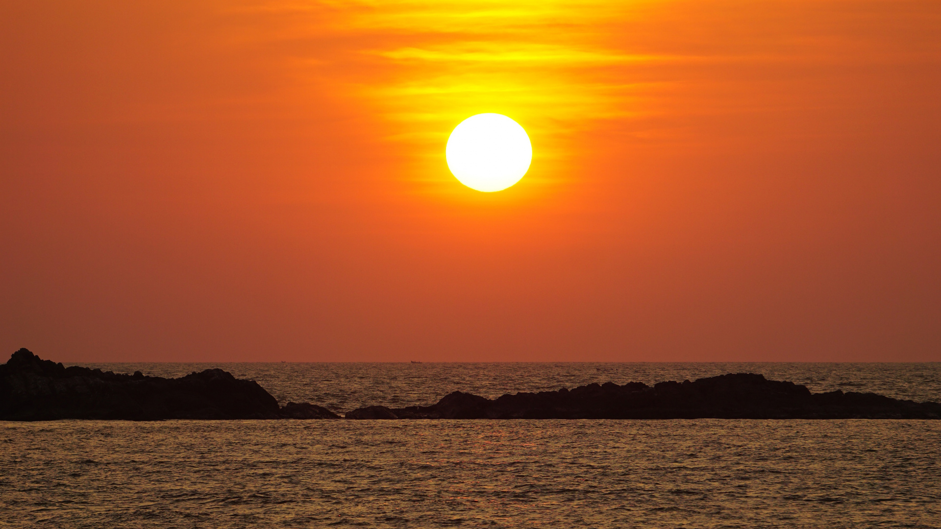 Обои горизонт, Водитель ЧВ Бали, закат, восход солнца, солнце в разрешении 1920x1080