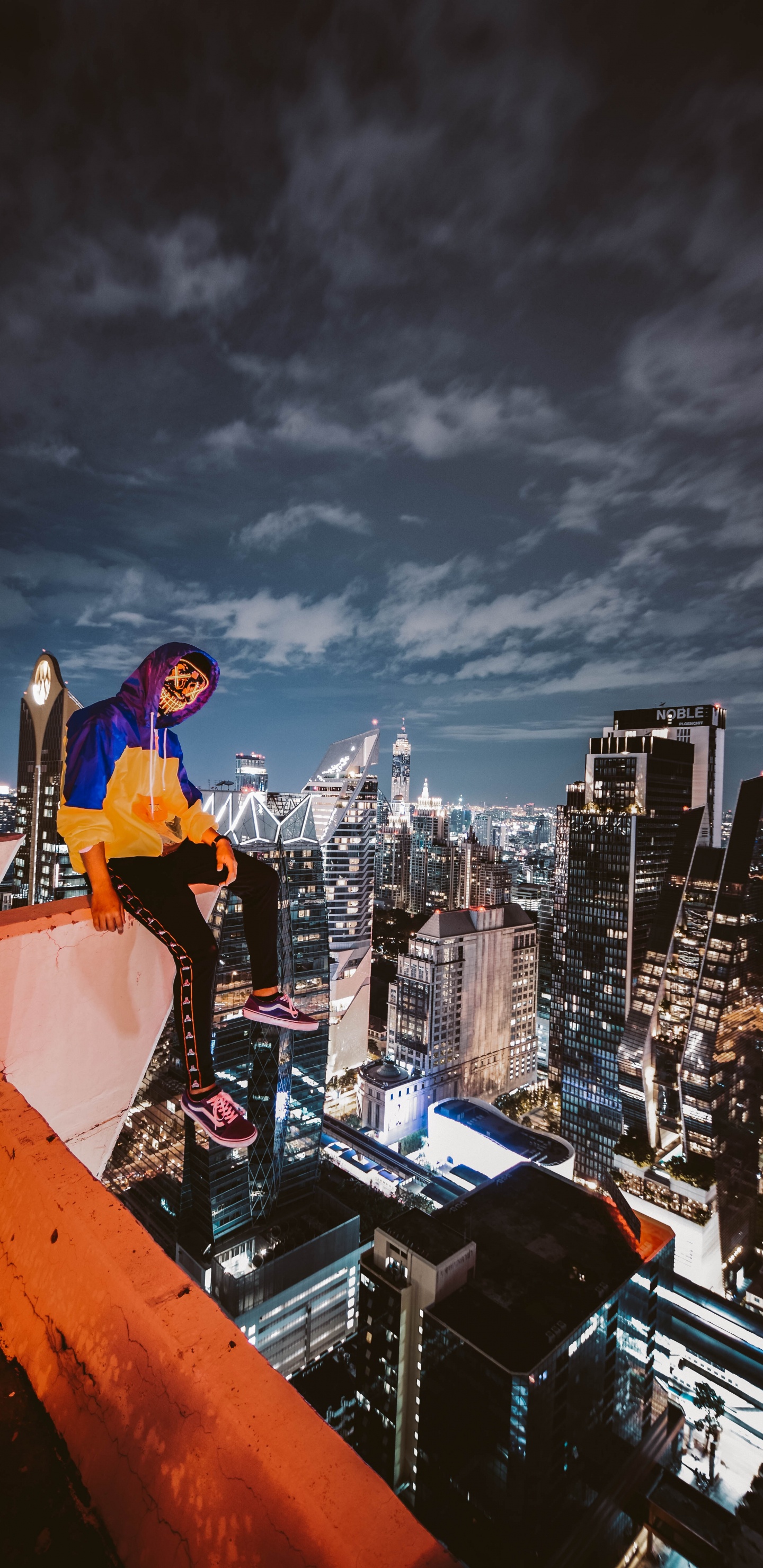 Обои городской район, город, небоскреб, желтый, метрополия в разрешении 1440x2960