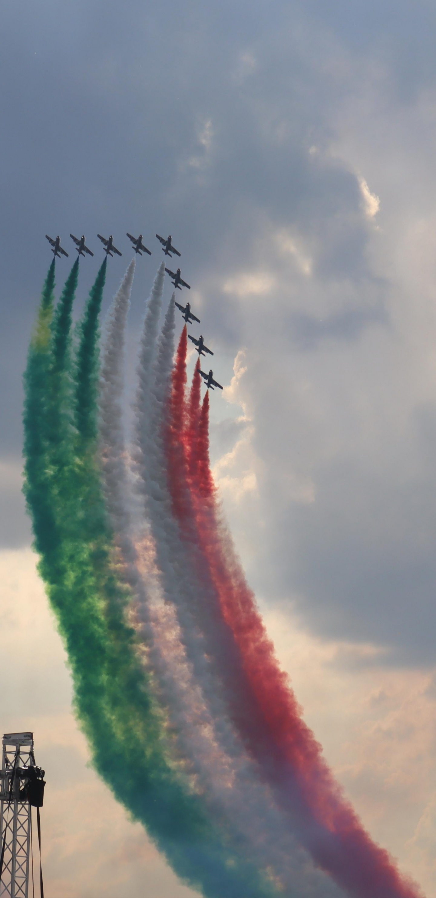 Обои облако, самолеты, Производитель аэрокосмической, высший пилотаж, растение в разрешении 1440x2960