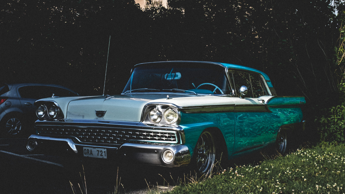 Обои авто, классический автомобиль, седан, Классика, старинный автомобиль в разрешении 1366x768