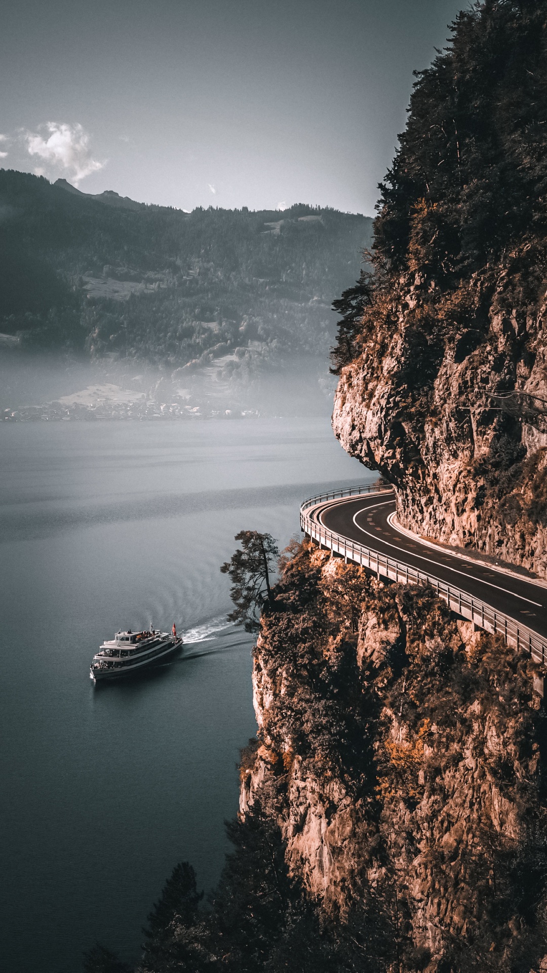 Обои вода, облако, гора, гидроресурсы, растение в разрешении 1080x1920