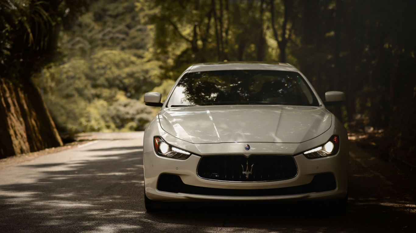 Обои Мазерати Гибли, Мазерати, maserati granturismo, спорткар, автомобиль среднего размера в разрешении 1366x768