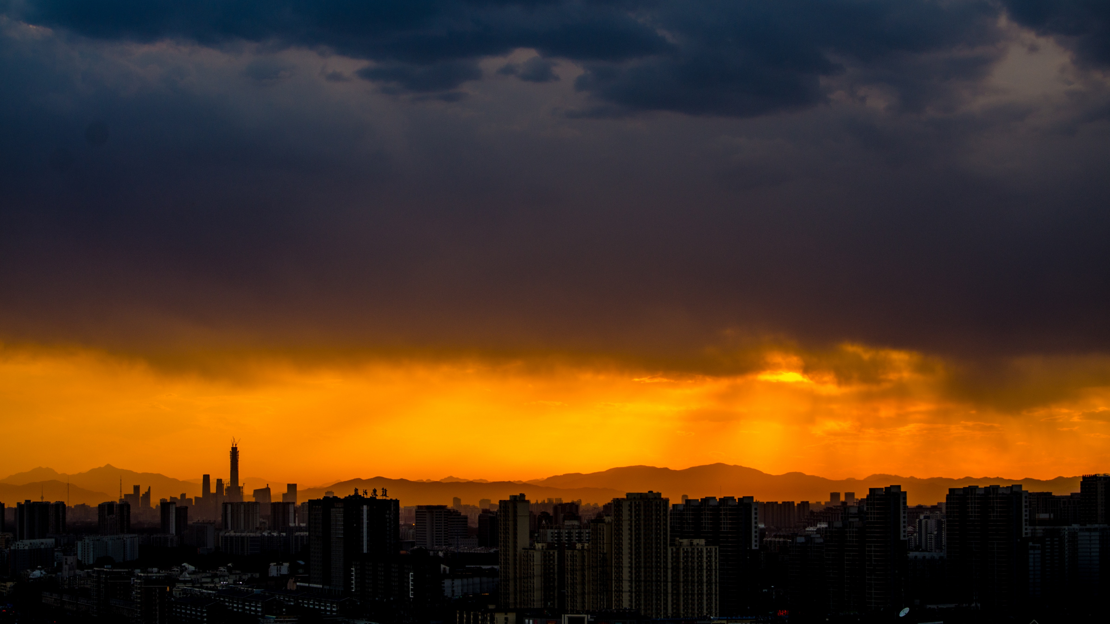 Обои облако, ночь, закат, послесвечение, городской район в разрешении 3840x2160