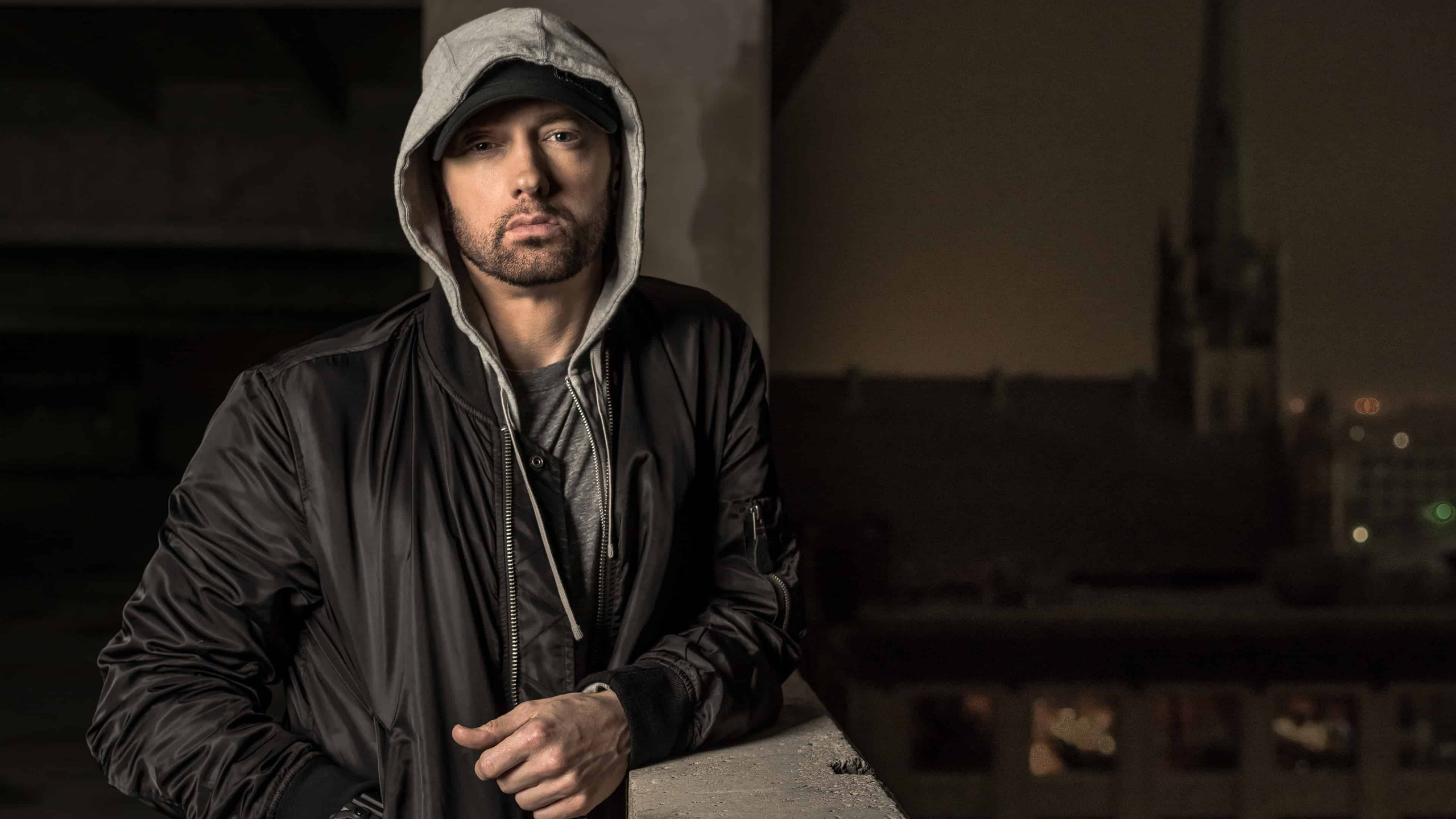 Обои eminem, реппер, волосы на лице, музыкальная индустрия, камикадзе в разрешении 2560x1440