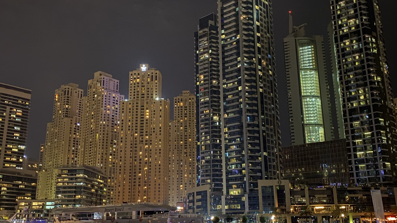 Обои небоскреб, башня, метрополия, город, городской район в разрешении 1366x768