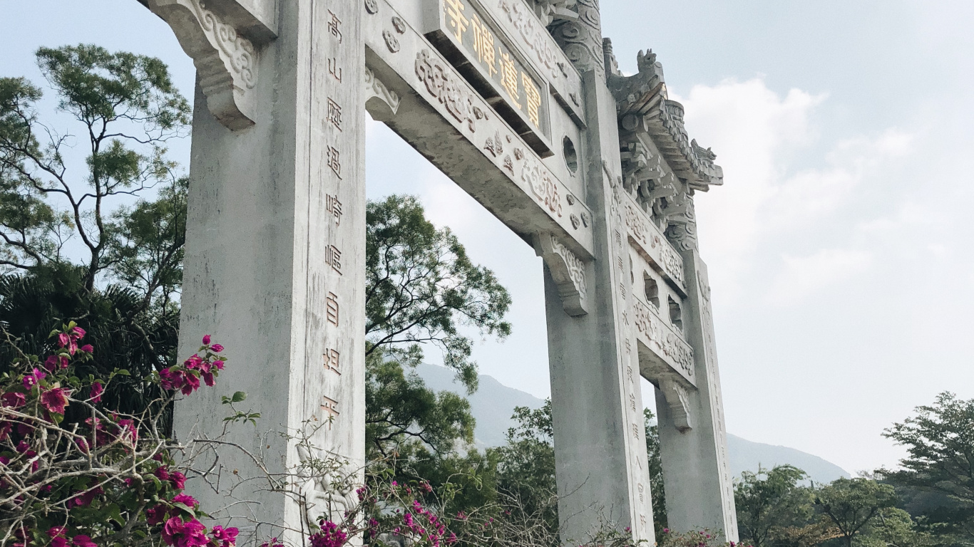 Обои столбец, весна, памятник, сад, Древний римской архитектуры в разрешении 1366x768