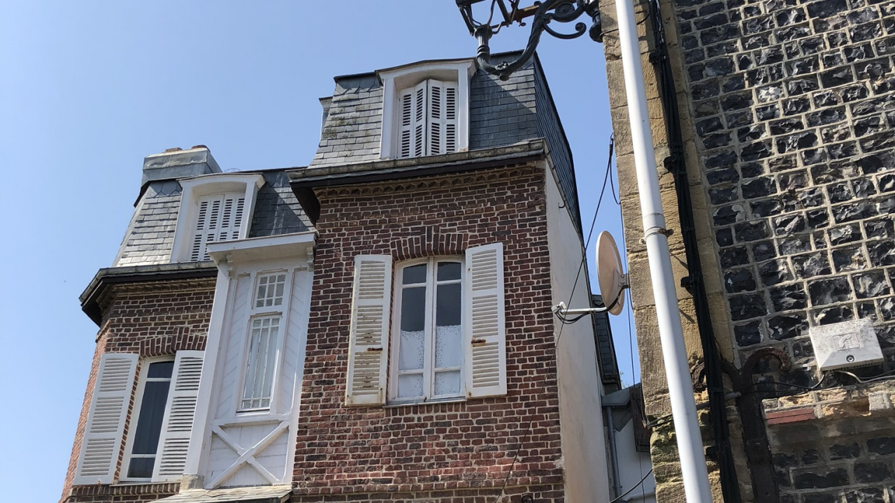 Обои Хаус, стена, уличный фонарь, фасад, недвижимость в разрешении 1280x720