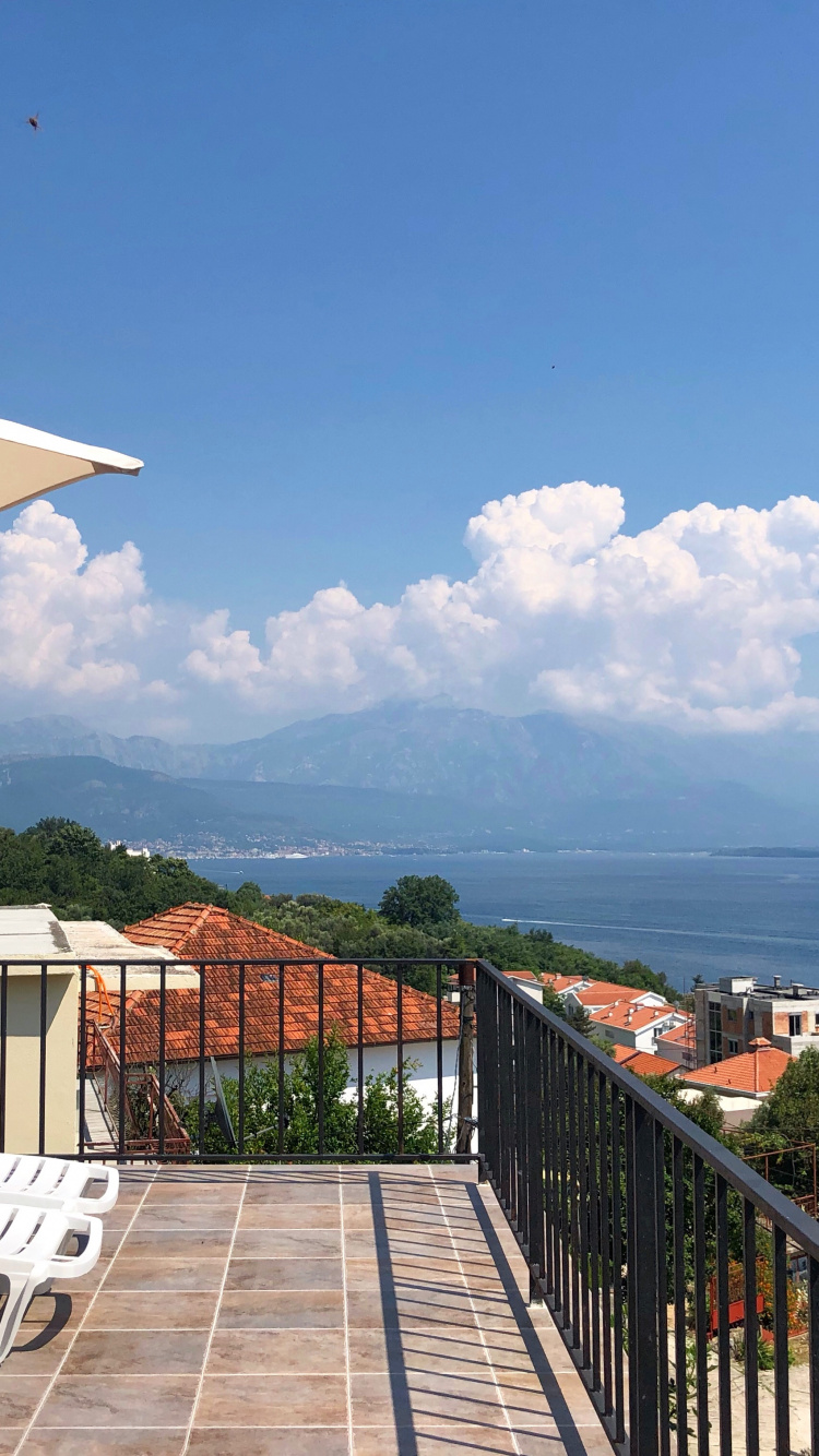 Обои недвижимость, туризм, уличная мебель, родина, Хаус в разрешении 750x1334