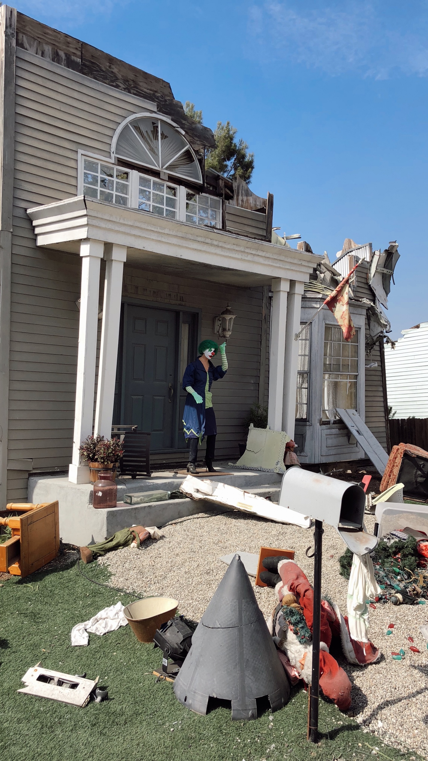 Обои Хаус, здание, родина, крыша, дверь в разрешении 1440x2560