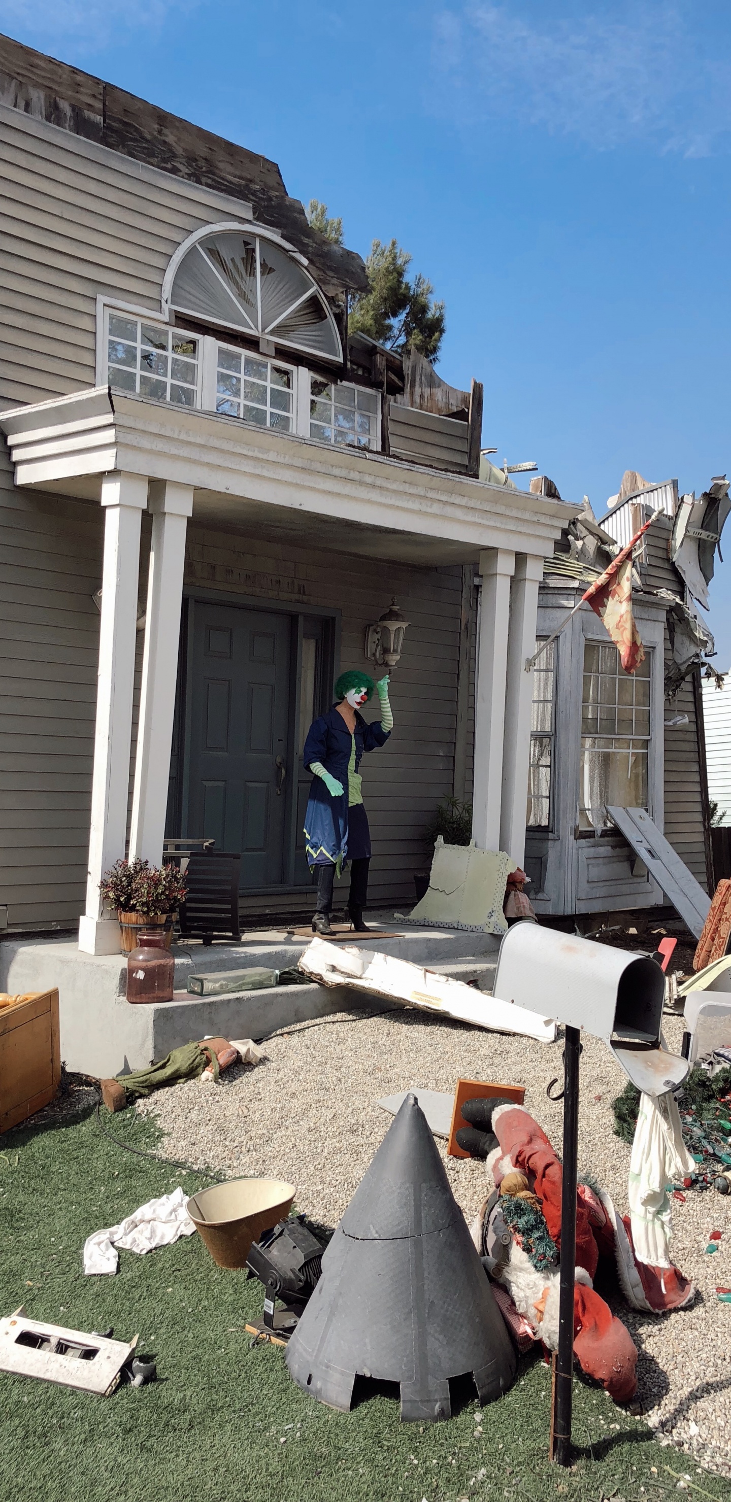 Обои Хаус, здание, родина, крыша, дверь в разрешении 1440x2960