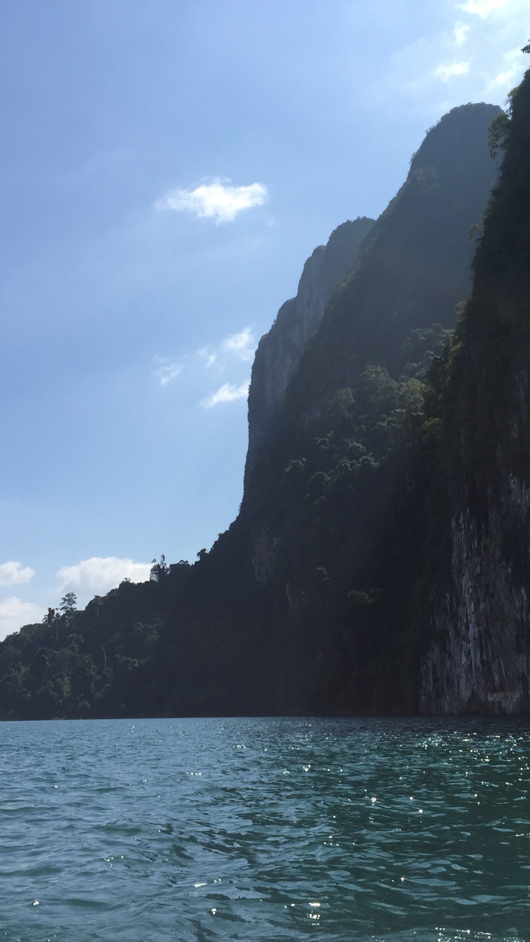 Обои обрыв, мыс, гора, местность, океан в разрешении 1080x1920