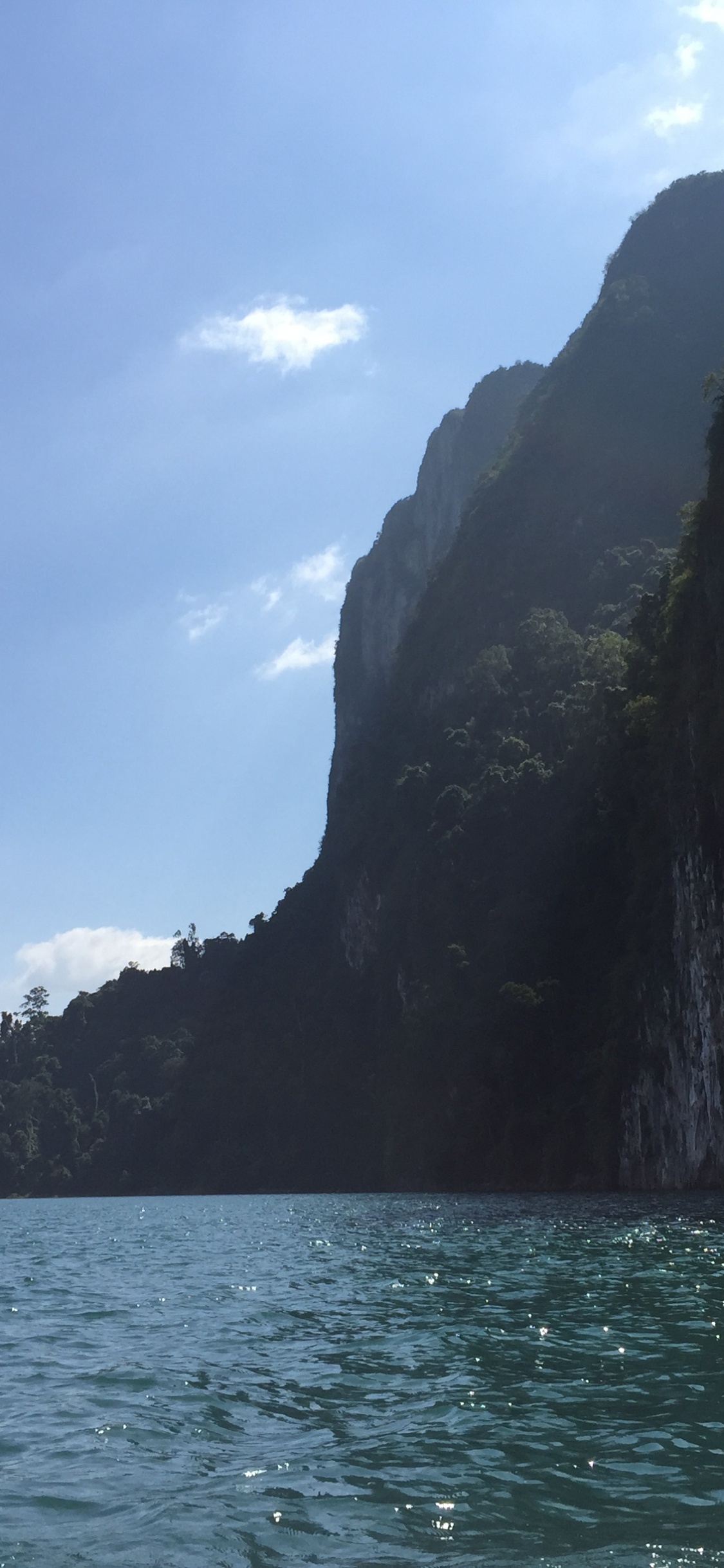 Обои обрыв, мыс, гора, местность, океан в разрешении 1125x2436