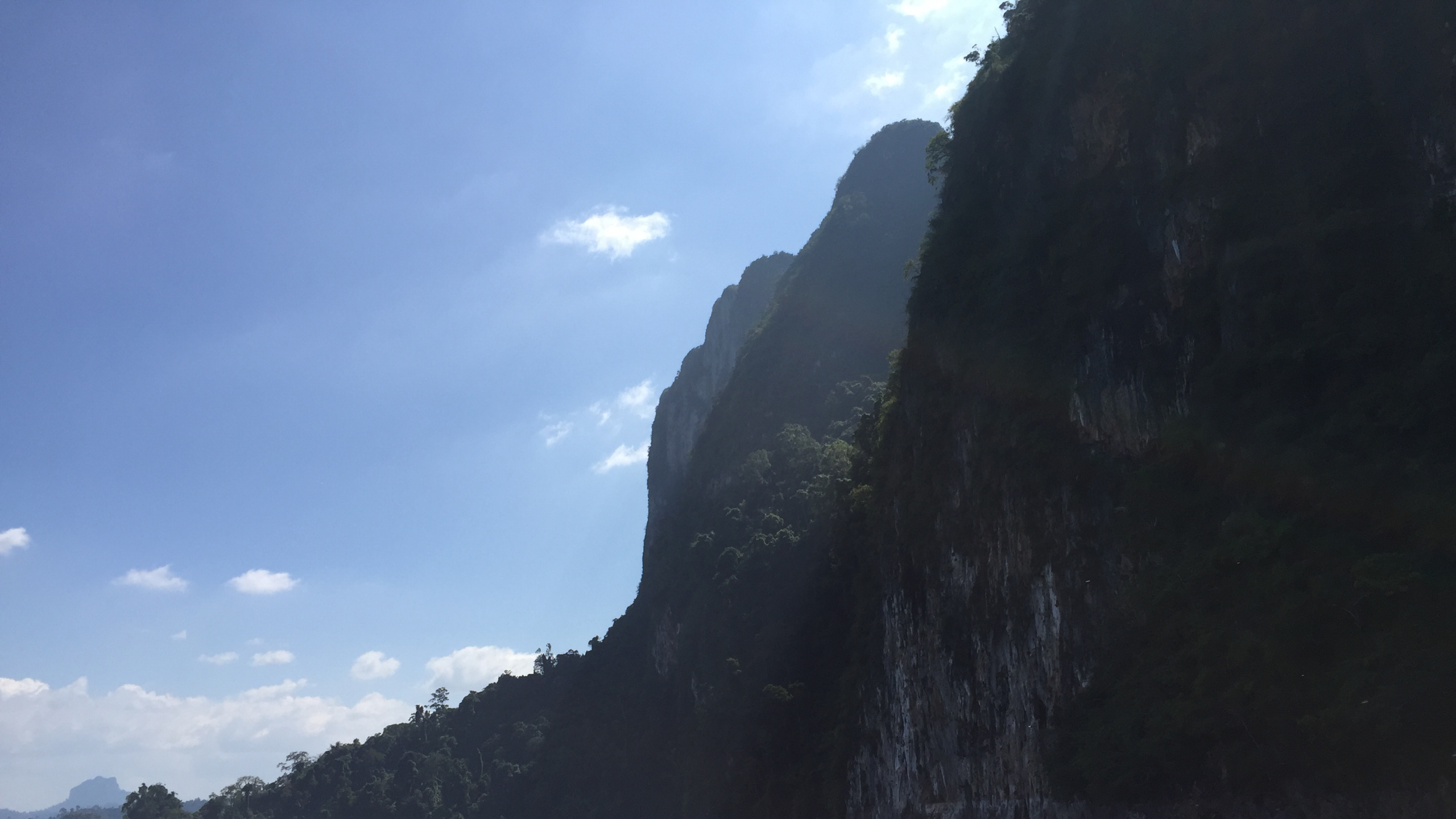 Обои обрыв, мыс, гора, местность, океан в разрешении 2560x1440