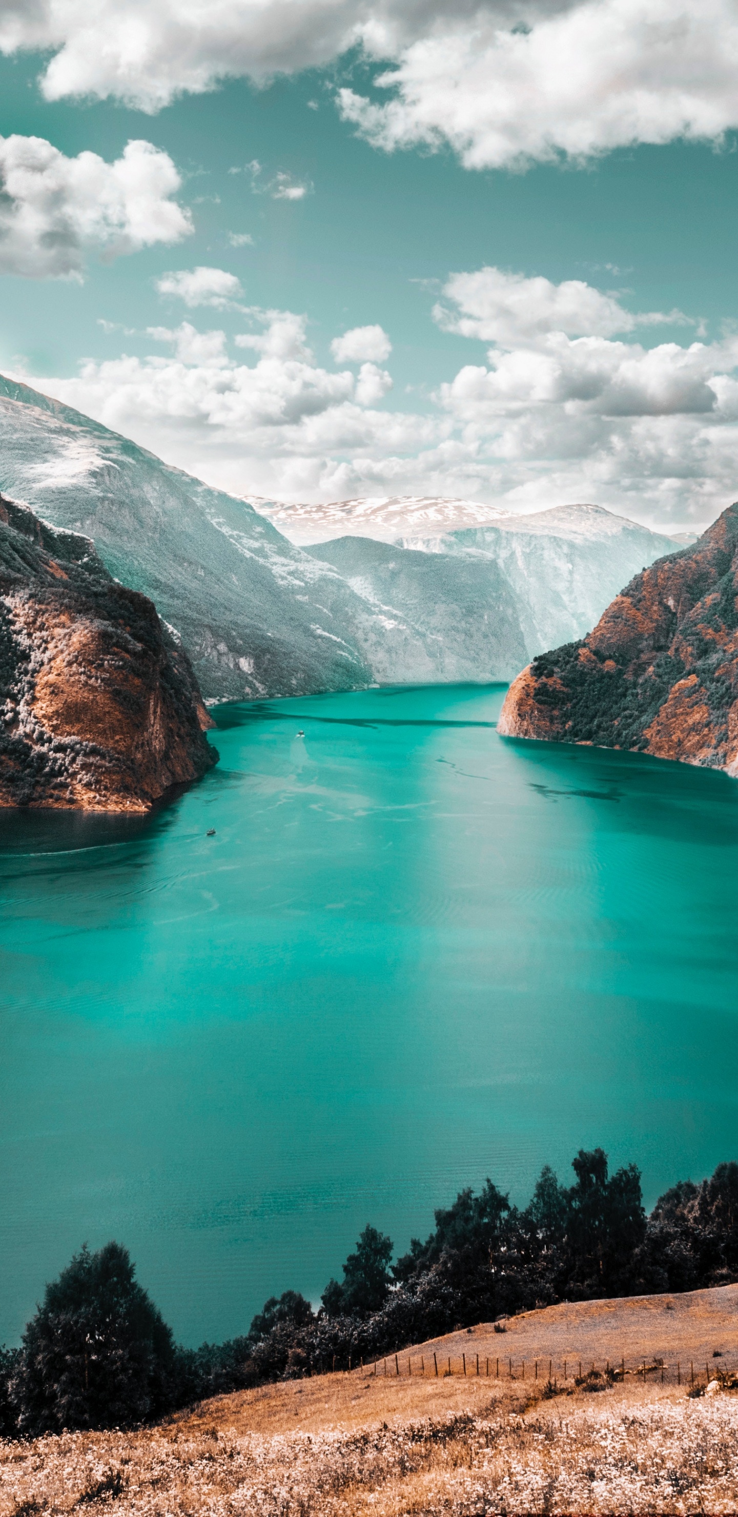 Обои водоем, природный ландшафт, природа, горный рельеф, гора в разрешении 1440x2960