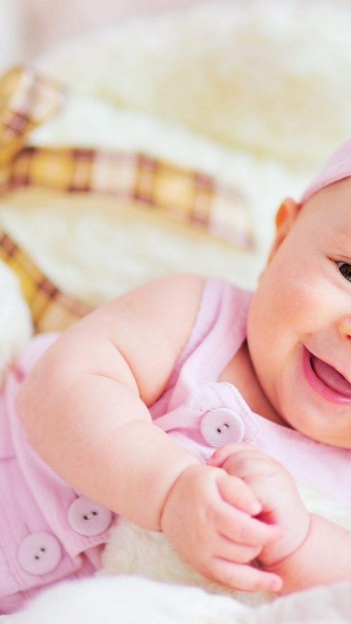 Обои младенец, имя, щека, кожа, голова в разрешении 720x1280