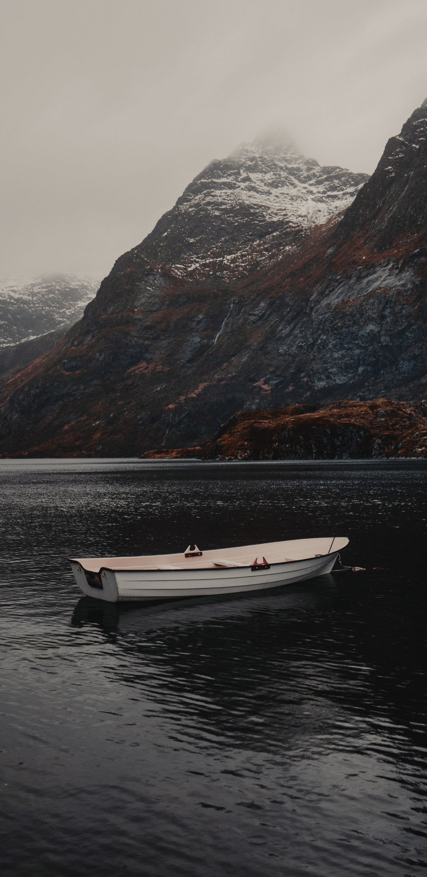 Обои нагорье, гора, фьорд, горный рельеф, озеро в разрешении 1440x2960