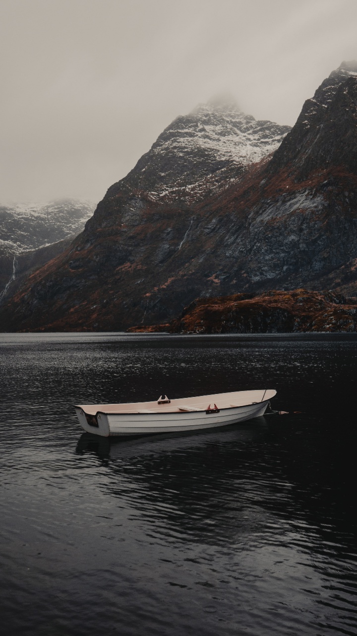 Обои нагорье, гора, фьорд, горный рельеф, озеро в разрешении 720x1280