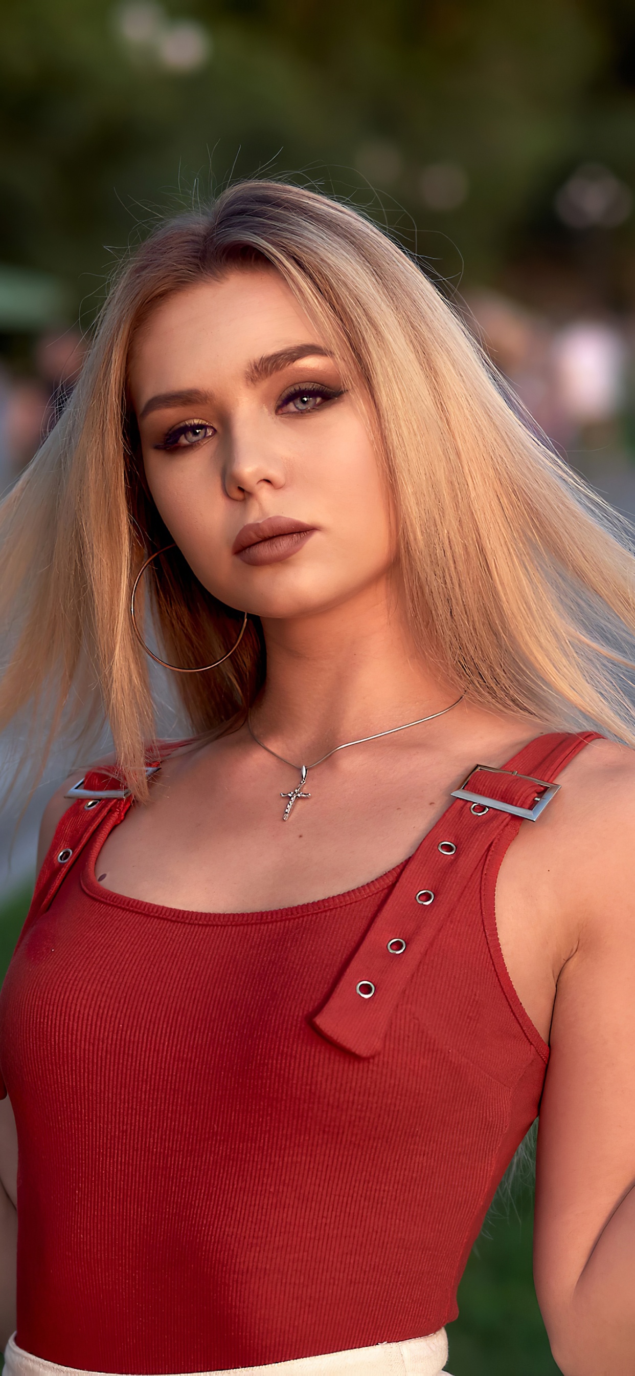 Обои волосы, блондин, красота, губа, розовый в разрешении 1242x2688