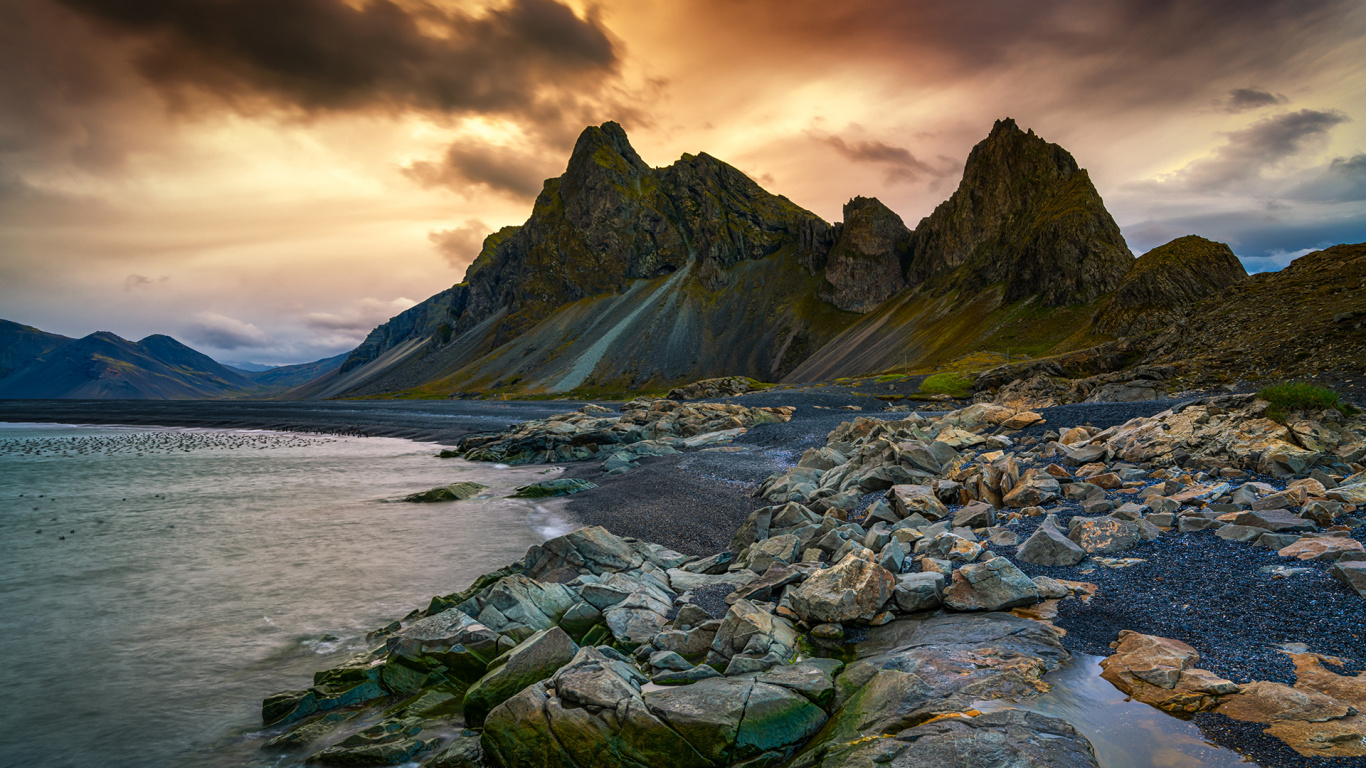 Обои горы, Исландия, природа, пейзажи гор, горный рельеф в разрешении 1366x768