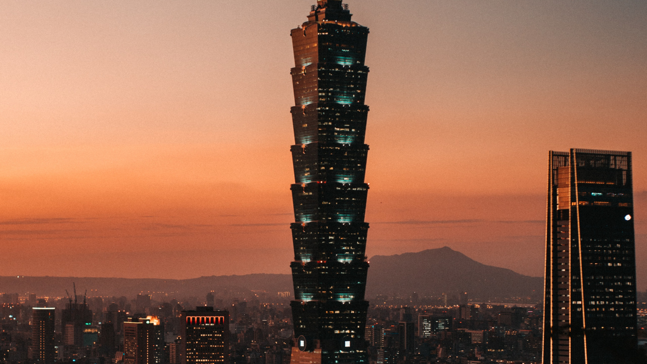 Обои ориентир, ограждение, городской район, метрополия, небо в разрешении 1280x720