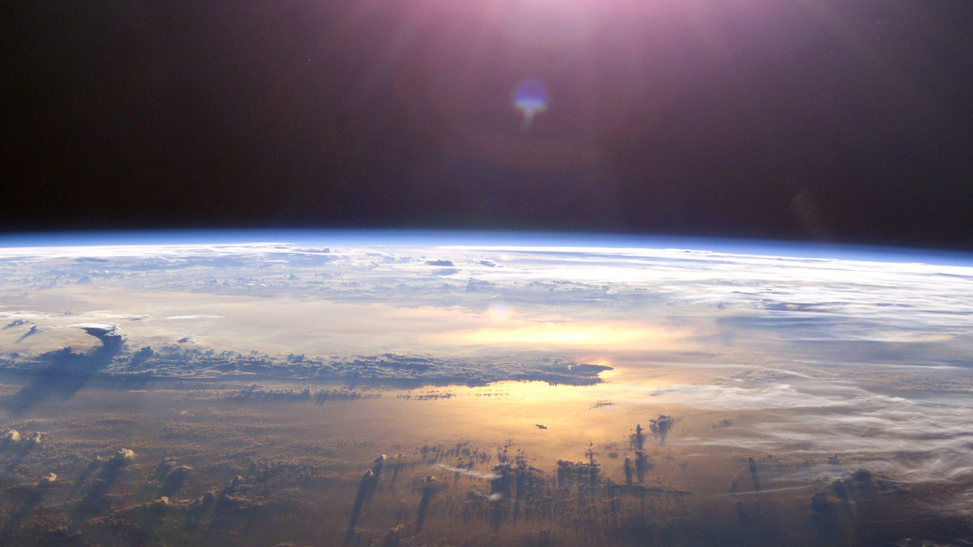 Обои атмосфера, горизонт, космическое пространство, астрономический объект, земля в разрешении 1366x768
